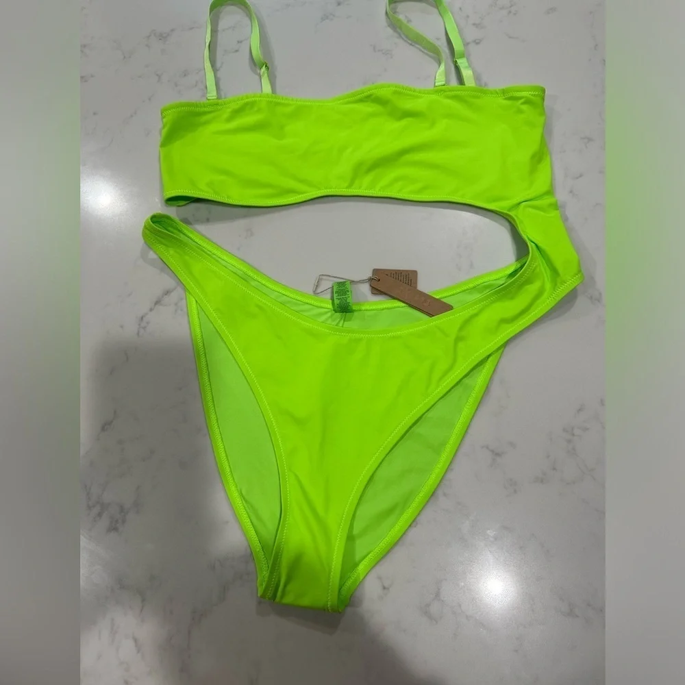 SKIMS SIGNATURE SWIM STRAPLESS MONOKINI COLOR NEON GREEN SIZE 3X